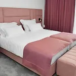 Отель Premium *