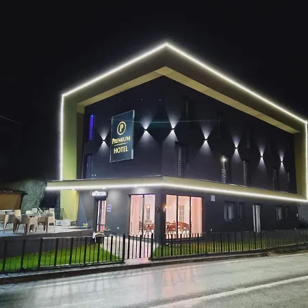 Premium 酒店 亚伊采
