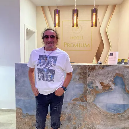 Premium מלון